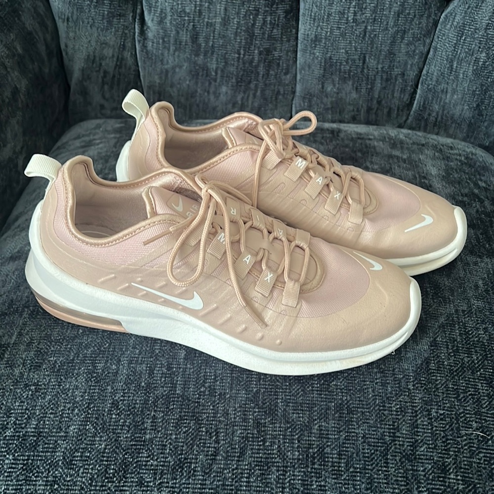 Nike Air Max Axis